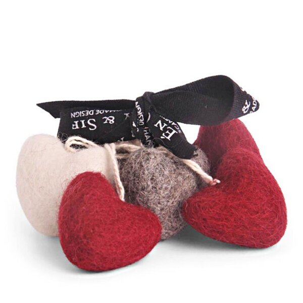 Gry & SIF Herzchen aus Filz, Weihnachts-Deko zum Aufhängen oder als liebevolle Dekoidee für Geschenke I Hand-Made, fair-Trade I 6 Stück in weihnachtlichem rot, weiß, grau