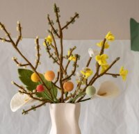 Gry & Sif Handgemacht & Fairtrade-Zertifiziert Stilvolles dänisches Design x Napali Kunsthandwerker | Zweige mit hellgelbe beeren aus Filz - Künstliche Blumen für Wohnzimmerdekoration | hellgelb