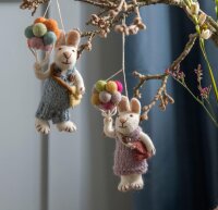 Handmade & Fairtrade Certified | Gry & Sif | Stylish Danish Design X Napali Kunsthandwerker | Anhänger - Weißes Häschenmädchen mit Luftballons aus Filz für Wohnzimmer Decoration